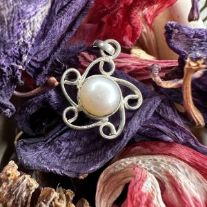 Hibiscus Rosa Pendant