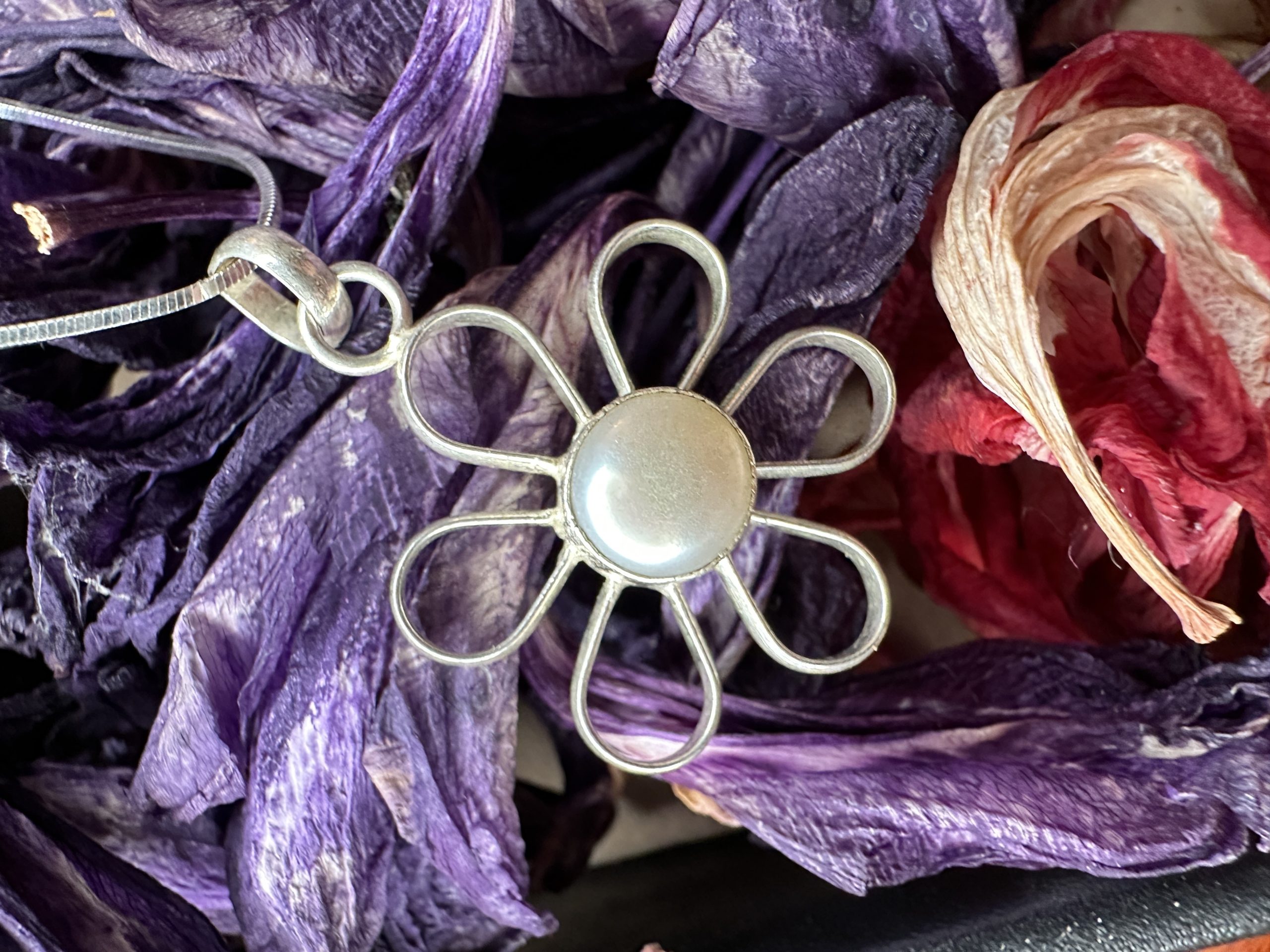 Enakshi Daisy Pearl Necklace