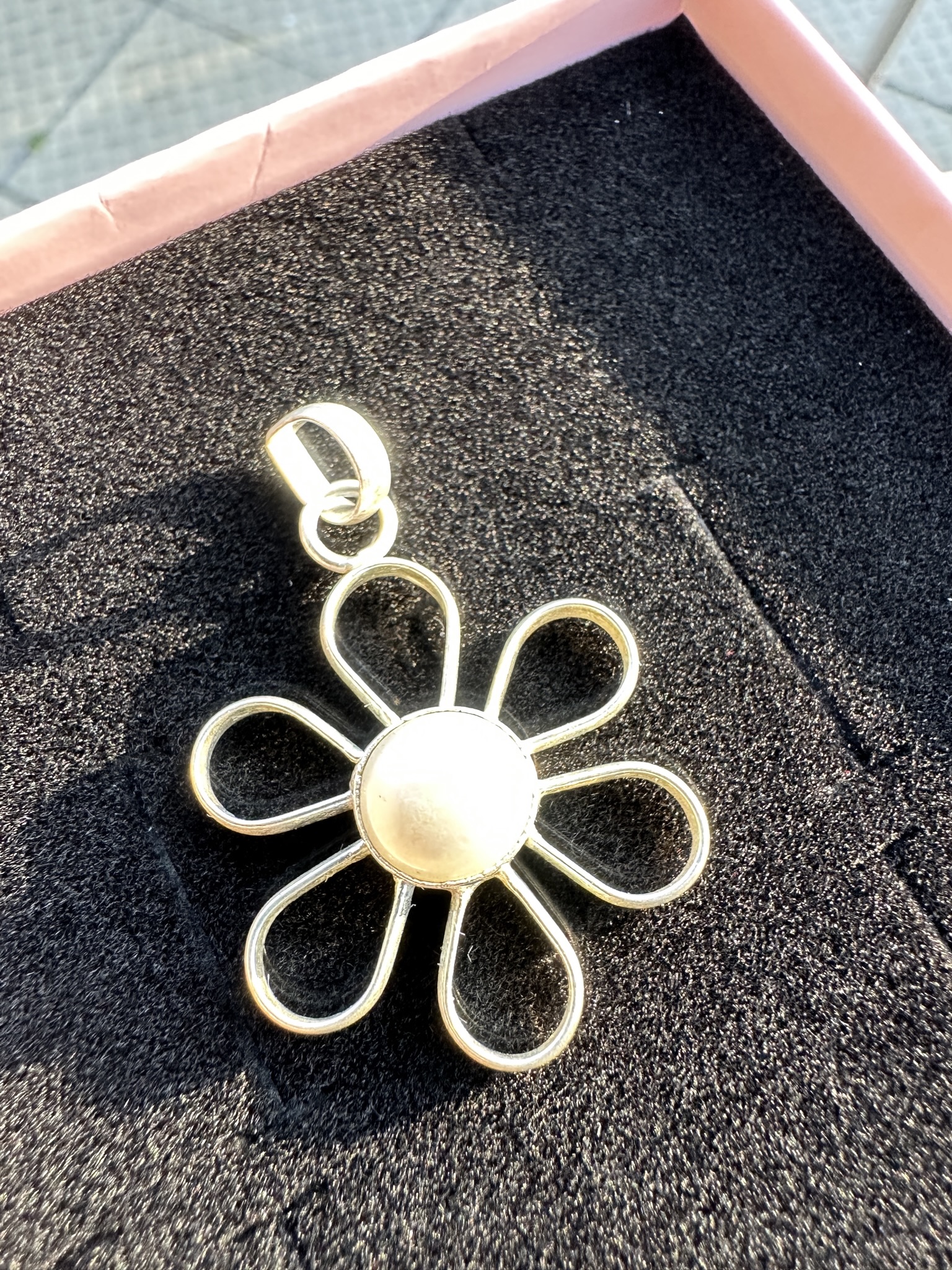 Enakshi Daisy Pearl Necklace - Image 6