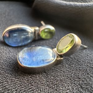 Sahas Peridot & Kyanite Silver Drop Earrings