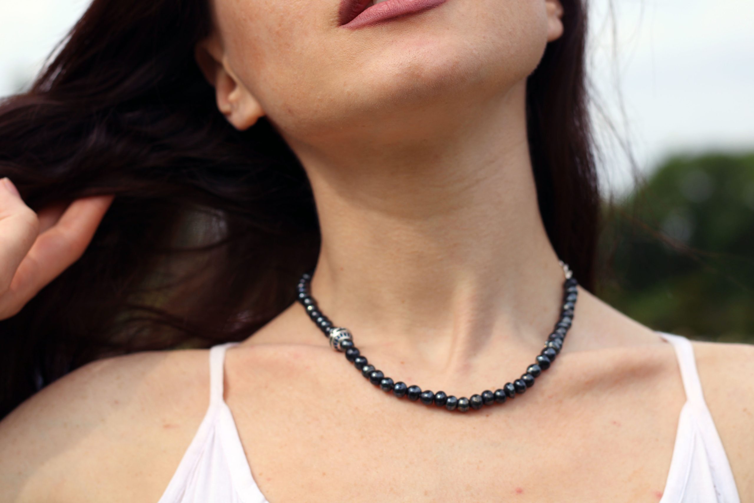 long beaded necklace black