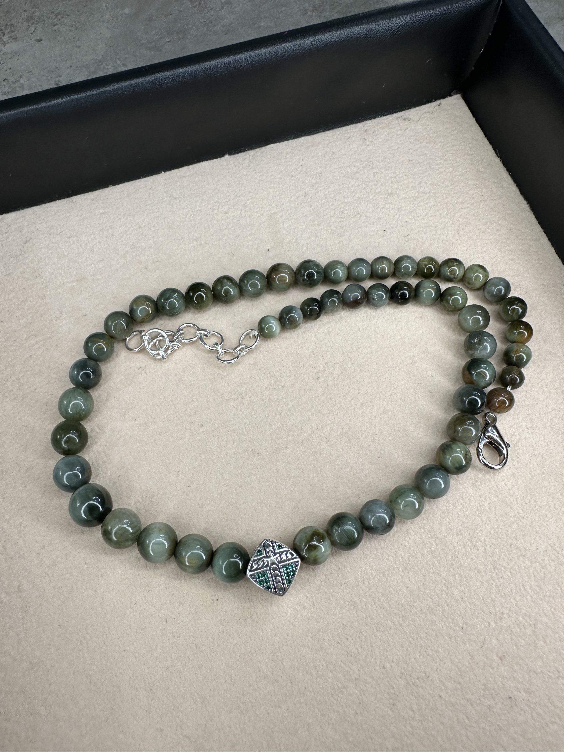 Menaka Cat's Eye Choker - Image 3