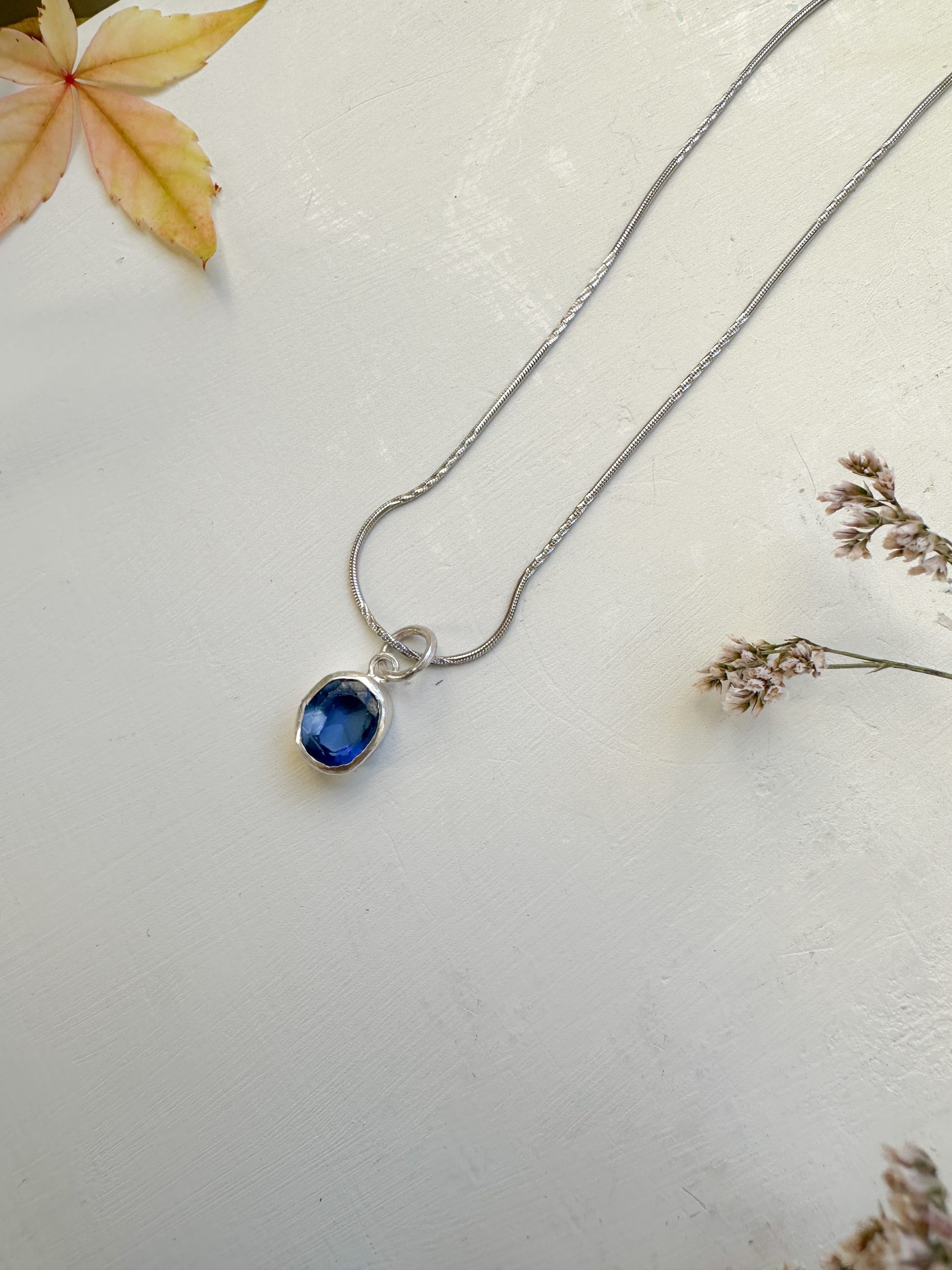 blue sapphire pendant